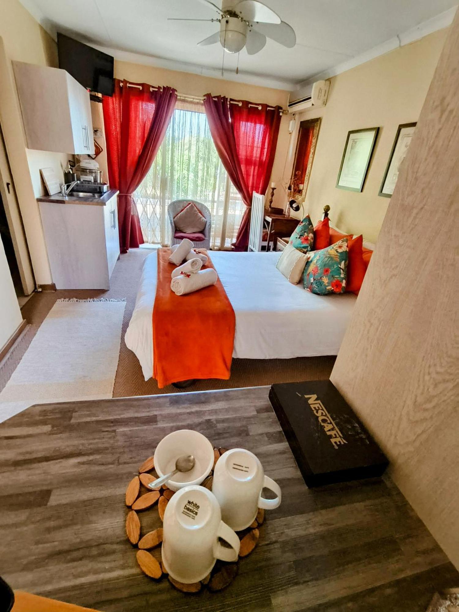 La Boheme Gastehuis ブルームフォンテーン 部屋 写真